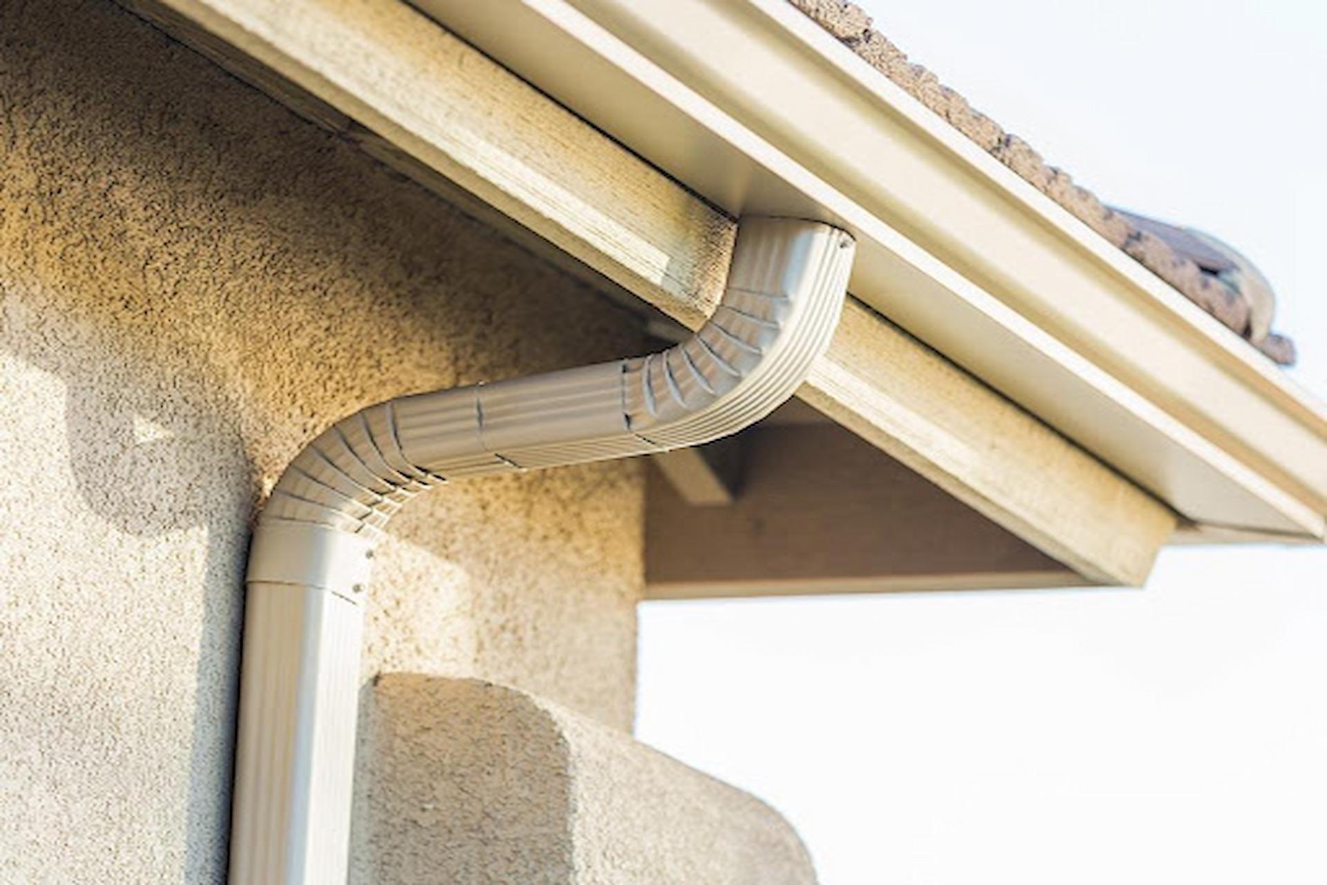 How Can Rain Gutter Installation Safeguard Your Roof?